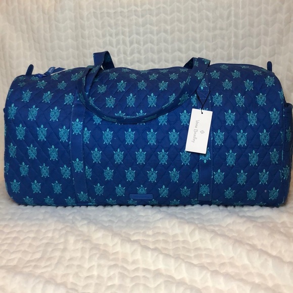Vera Bradley Handbags - 🐢Vera Bradley Large Travel Duffel Marine Turtles